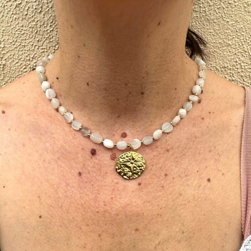 COLLAR ISIS PIEDRA LUNA
