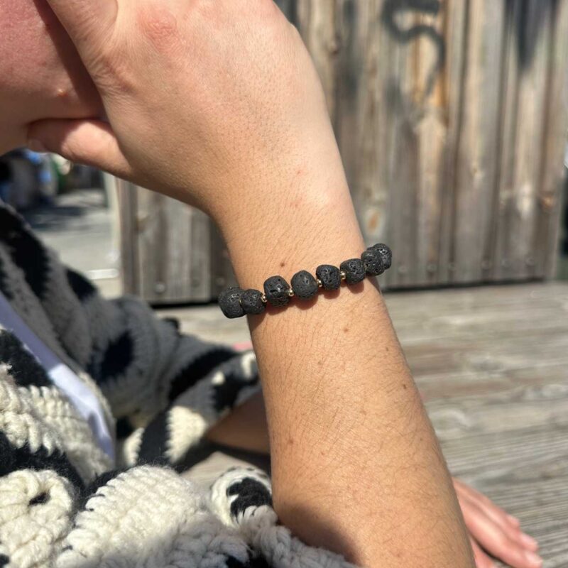 Pulsera isis piedra volcánica