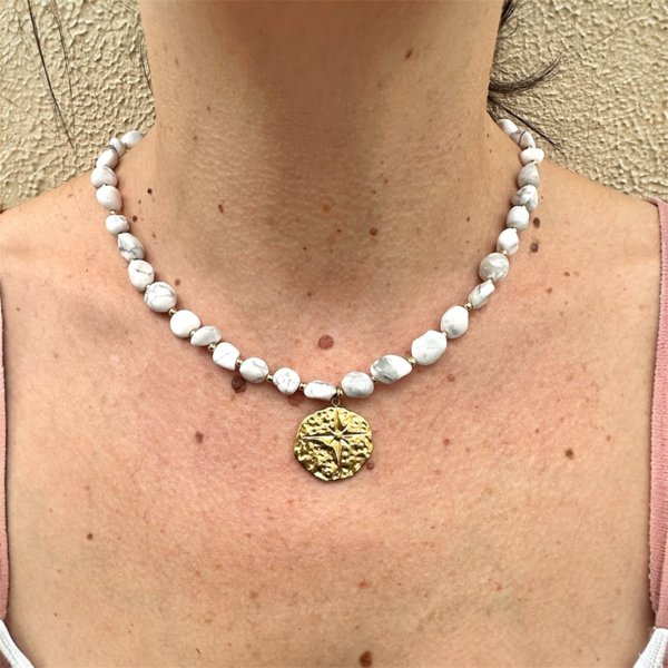 COLLAR ISIS HOWLITA